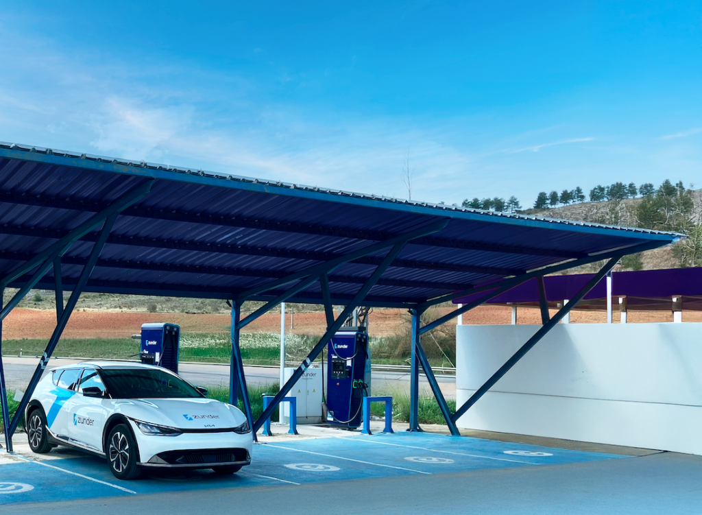 Estación de Carga de Zunder en Puerta de la Montaña