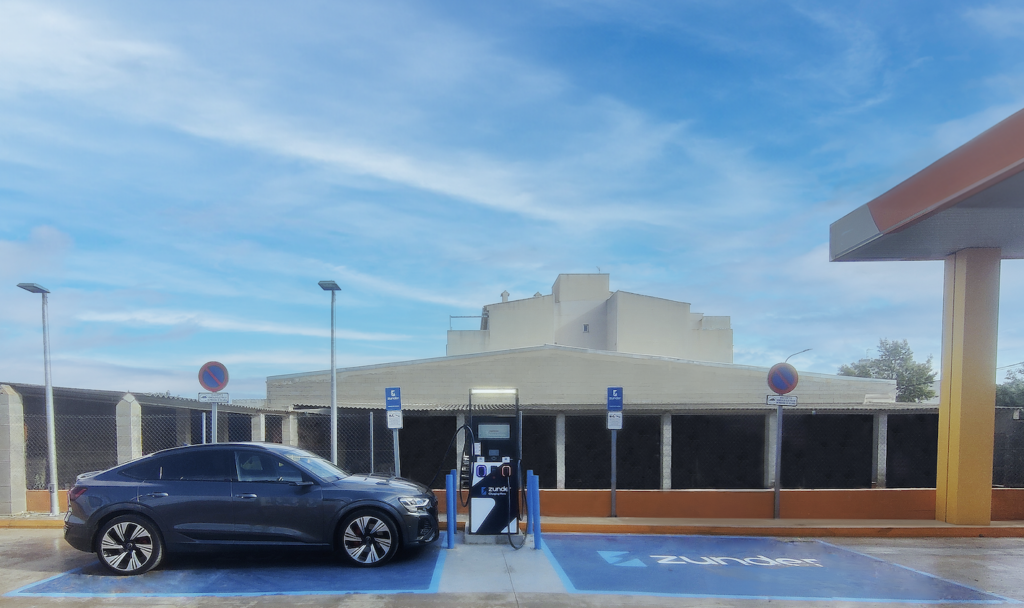 Estación de Carga Ultra-rápida de Zunder en Porto Cristo