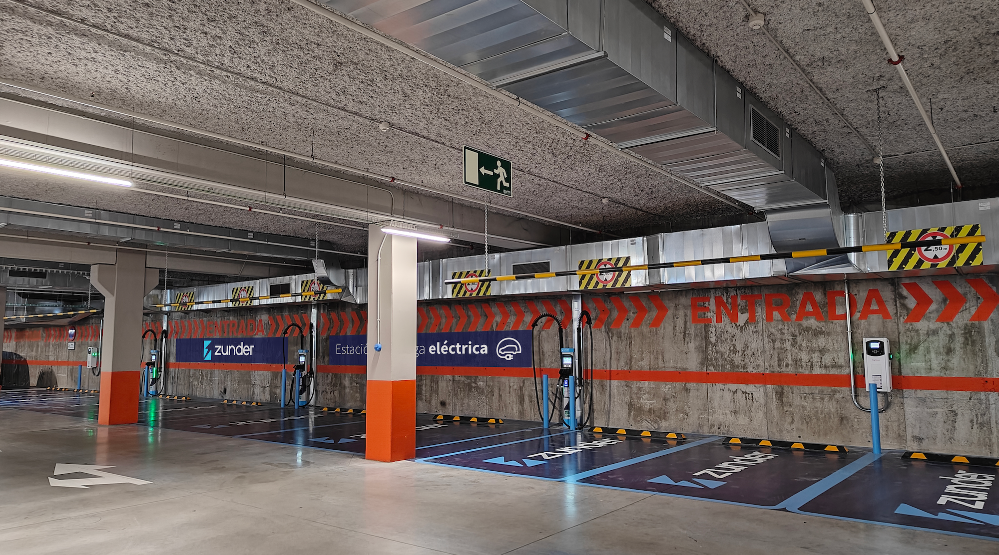 Estación de Carga Ultra-rápida de Zunder en Alcorcón (Obramat)