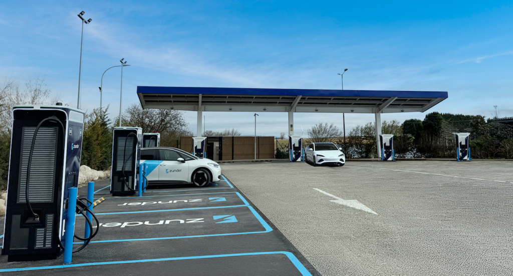 Estación de Carga Ultrarrápida de Zunder en Villagonzalo de Pedernales, en Burgos