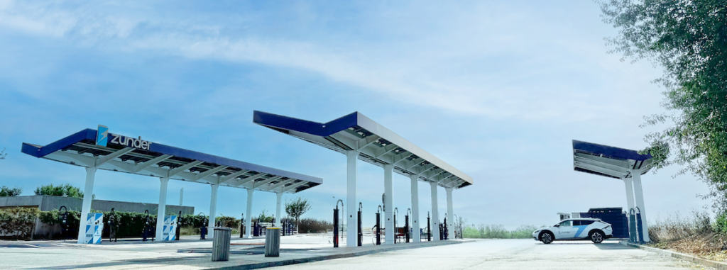 Estación de Carga Ultra-Rápida de Zunder en Val de Cher (Athee sur Cher) - Francia