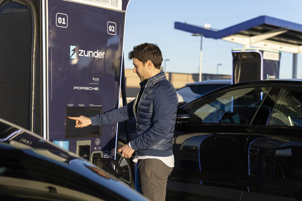 ¿Dónde cargar un coche eléctrico? Guía de puntos de Zunder