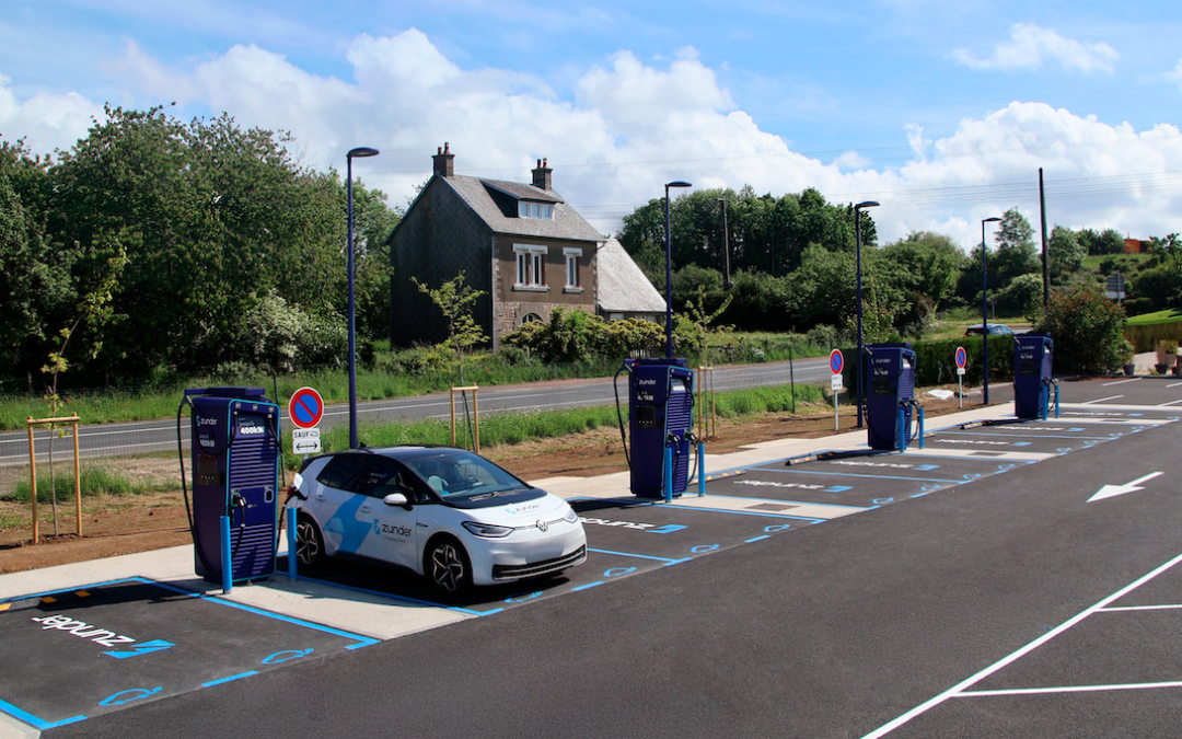 Station de Recharge Ultra-Rapide Zunder à Fleury