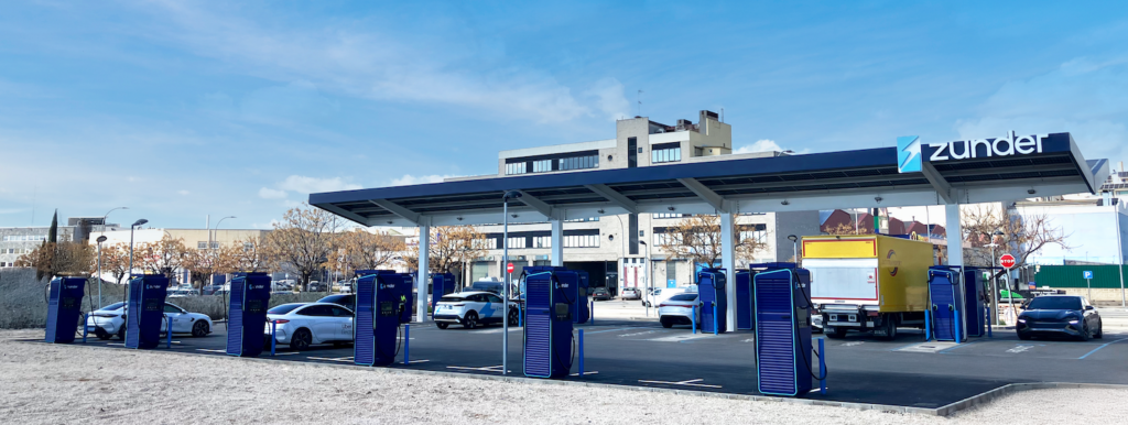 Estación de Carga Ultrarrápida de Zunder en Ensanche de Vallecas