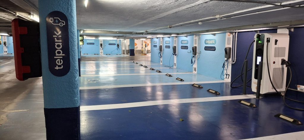 Zunder integra en su App la red de carga de VE de telpark