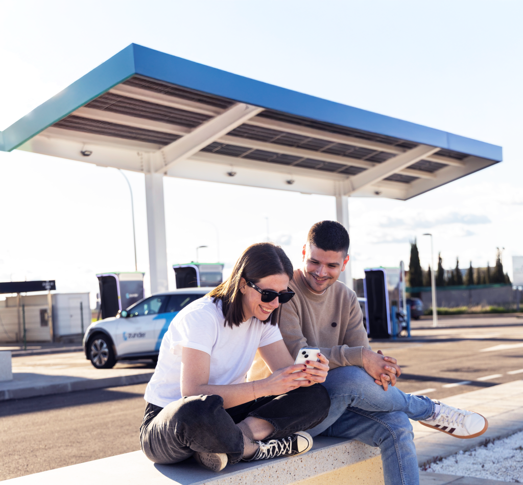 Zunder revela cómo es el conductor de coche eléctrico en España